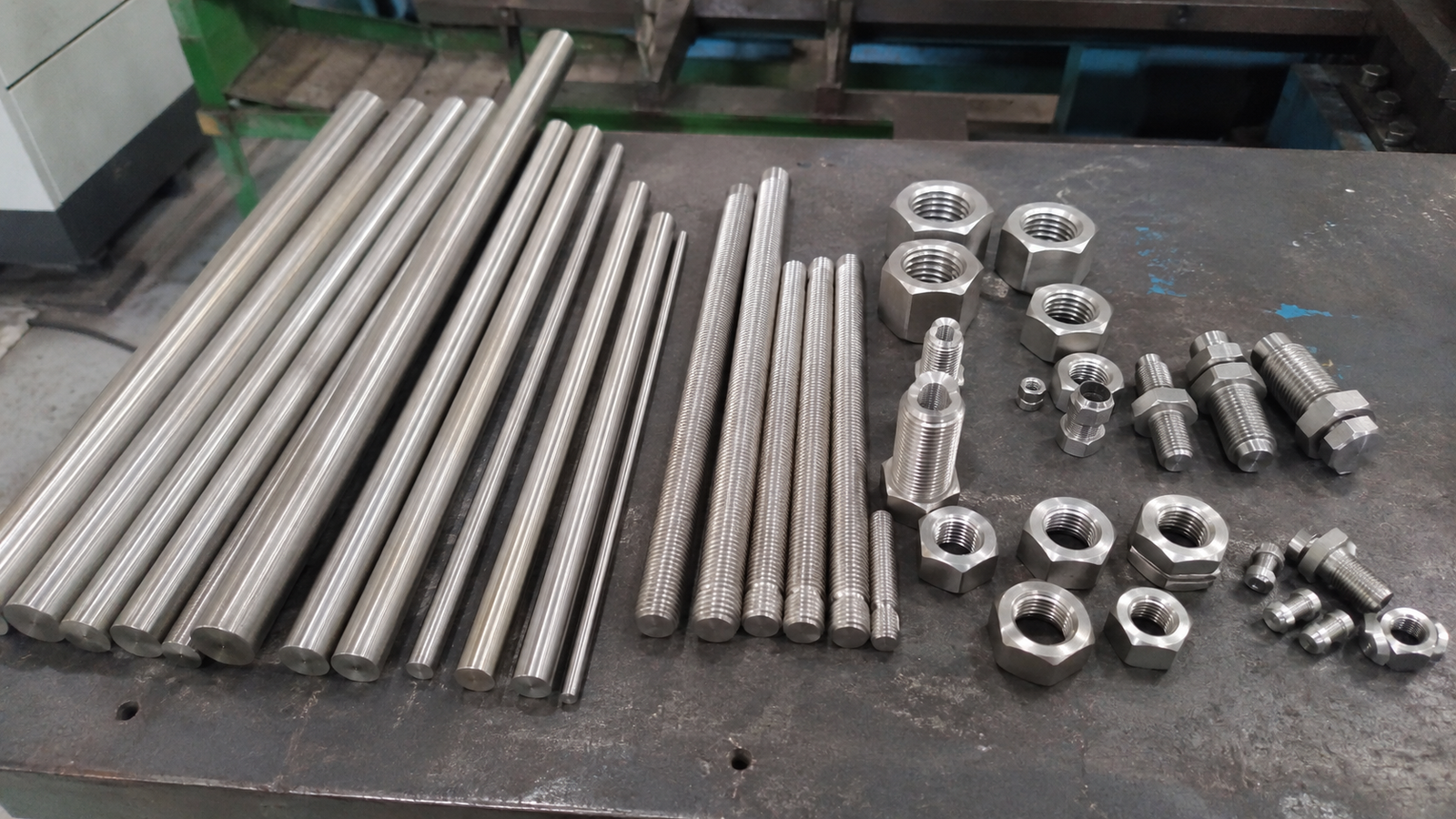 External threaded component damaged by galling